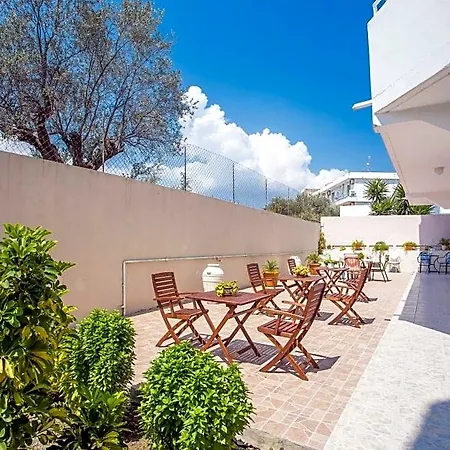 Iatridis Hotel